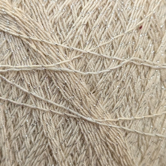 Cream crochet Thread Spool with Silver Accents Approx 1500 Meters - Picture 10 of 10